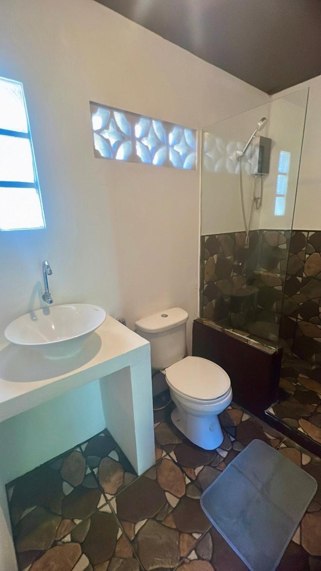 Yay Lodge Siargao, Private Room 1 With Ac & Hot Shower And Fast Starlink Wifi General Luna  Dış mekan fotoğraf