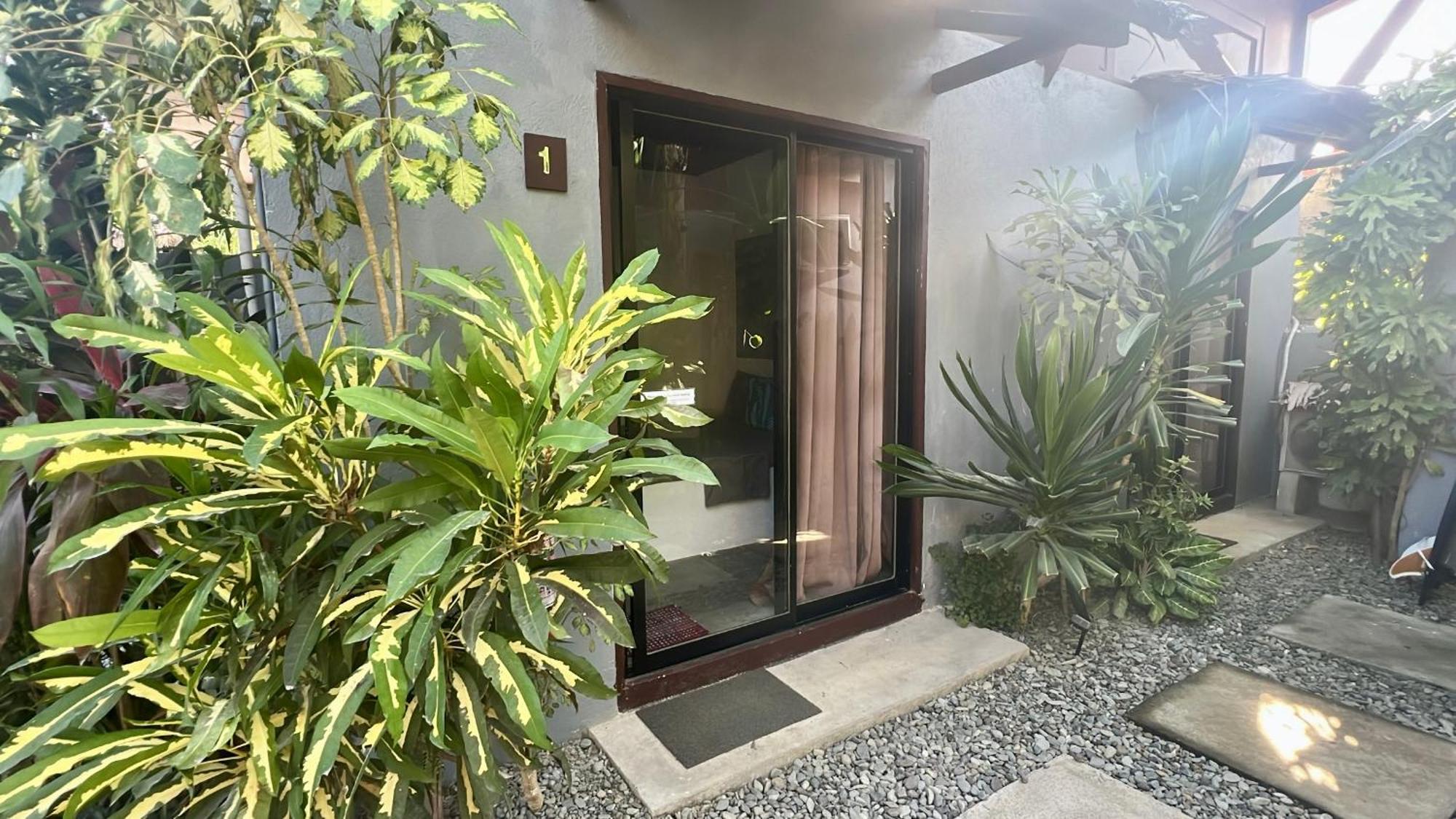 Yay Lodge Siargao, Private Room 1 With Ac & Hot Shower And Fast Starlink Wifi General Luna  Dış mekan fotoğraf