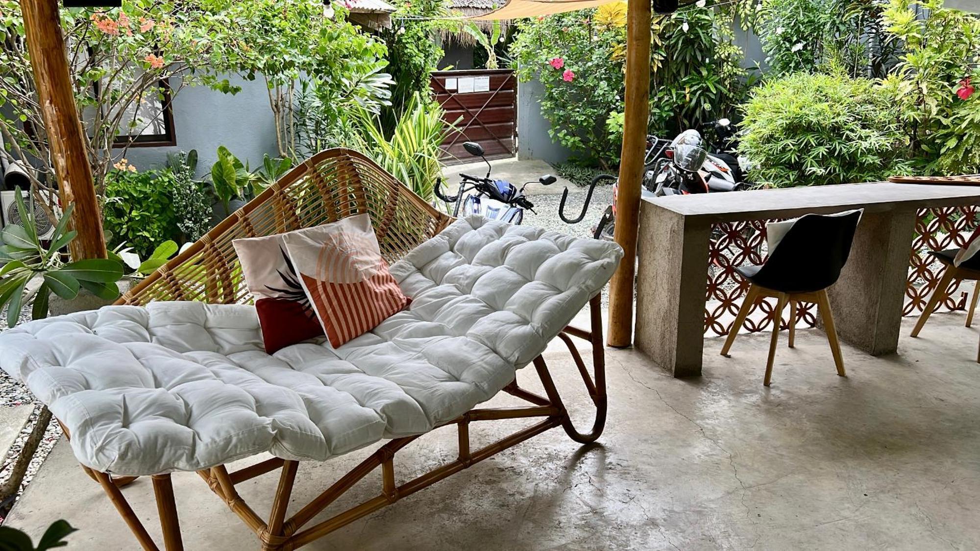 Yay Lodge Siargao, Private Room 1 With Ac & Hot Shower And Fast Starlink Wifi General Luna  Dış mekan fotoğraf